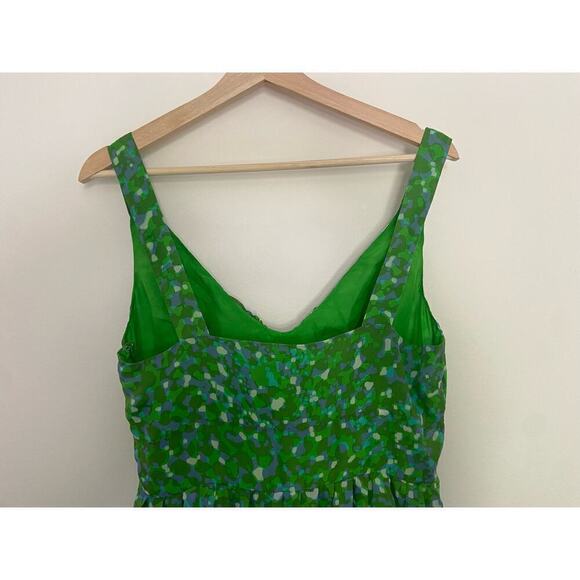 Elegant Green Patterned Mini Dress - Picture 10 of 16